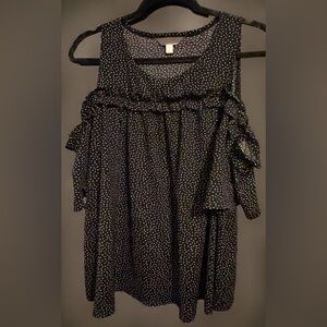 Lauren Conrad- Polka Dot Cold Shoulder Ruffled Short Sleeved Top- L